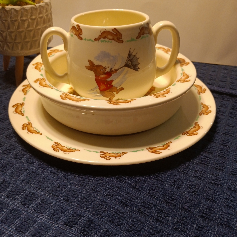 Royal Doulton Bunnykins Porridge Bowl Bunny Rabbit Family Photo Spring Easter.
